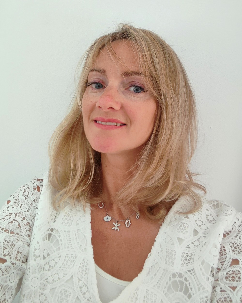 Emeline, esthéticienne chez MLine Beauté
